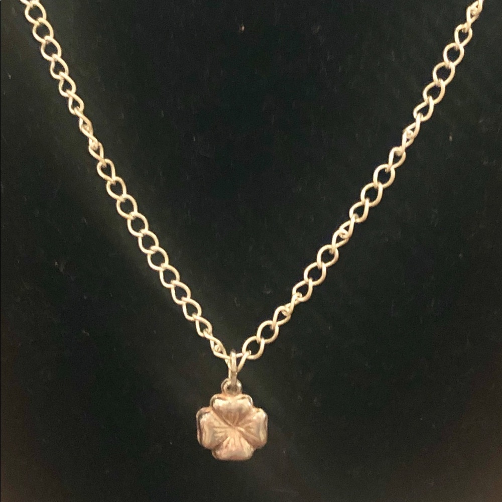 Silver 4 leaf clover necklace.